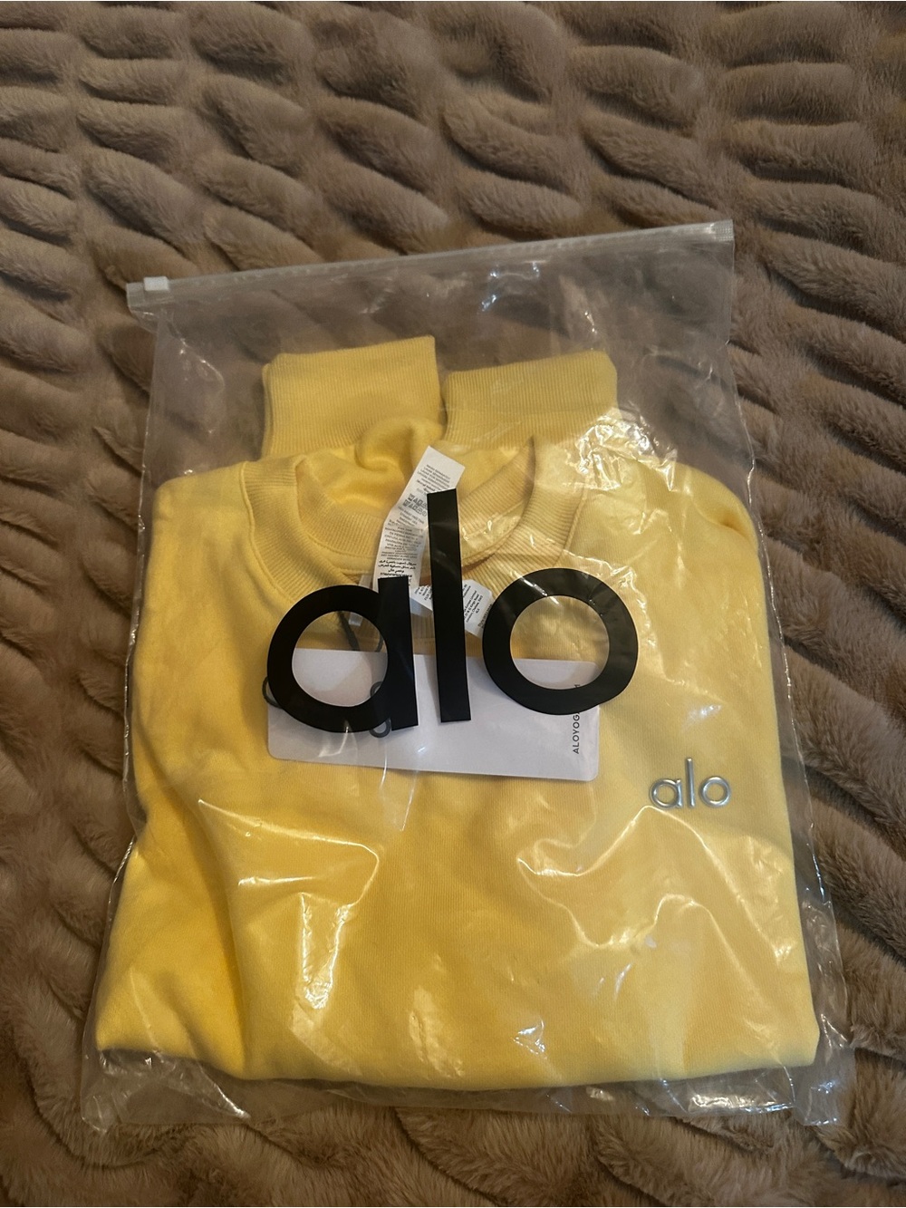 ALO Yoga sunshine Yellow crop Sweatshirt - Picture 5 of 5